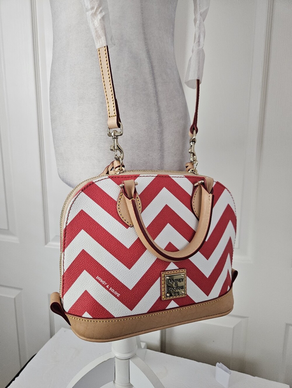 Dooney & Bourke NWT Satchel Crossbody Bag - Picture 2 of 8
